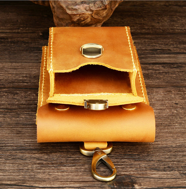 Golden DOUBLE CHAIN MOBILE POUCH WITH HOOK Mobile Pouch BROWN